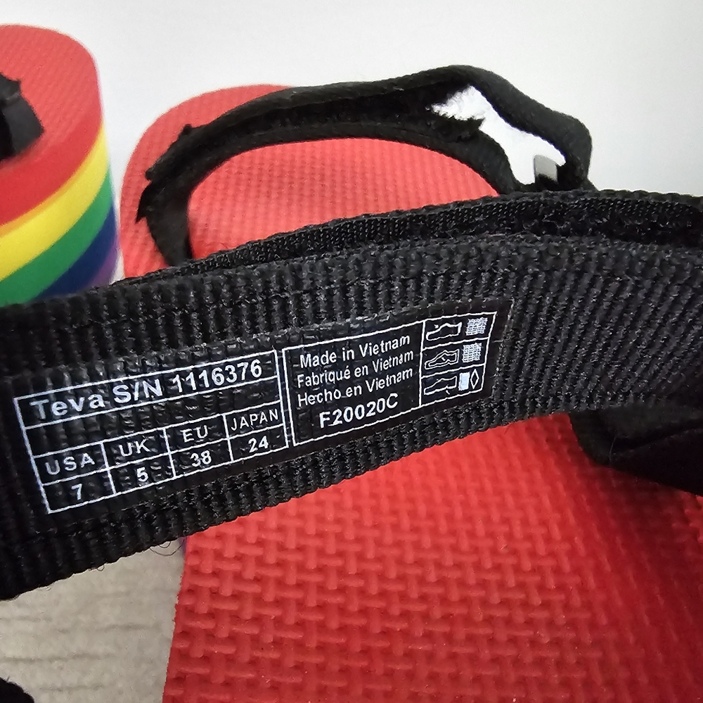 Teva Flatform Bold Universal Stripe Rainbow Pride Platform Adjustable Sandals - Picture 11 of 13